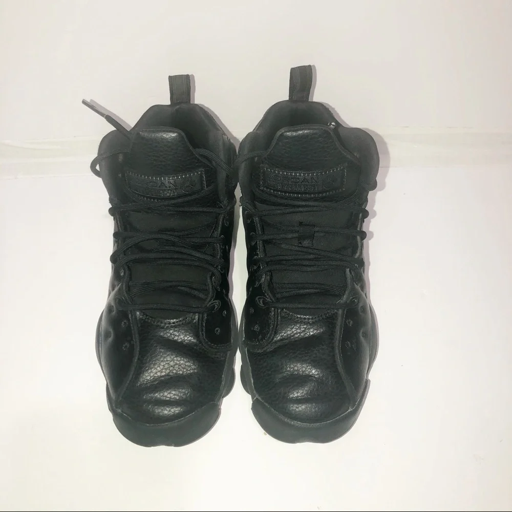 Jordan’s Youth (Gs) team 2 Jump man all black. Sz 5/ model 820273-002